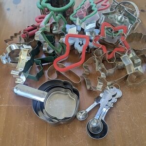 Holiday Cookie Cutter and Measuring Set